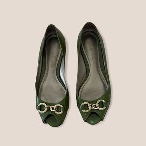 Ann Taylor Peep Toe Flats 5.5 Olive Green Patent